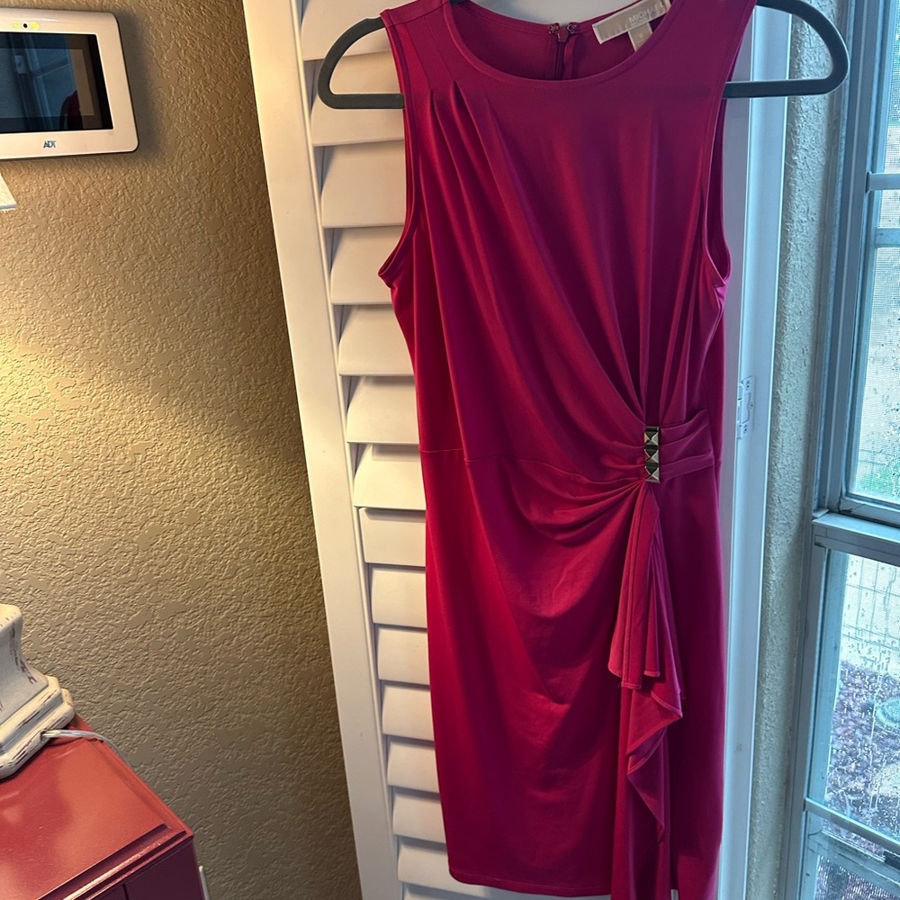 Elegant Red Sleeveless Dress